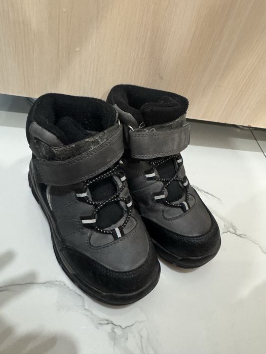 Продам обувь на мальчика весна 27 размер