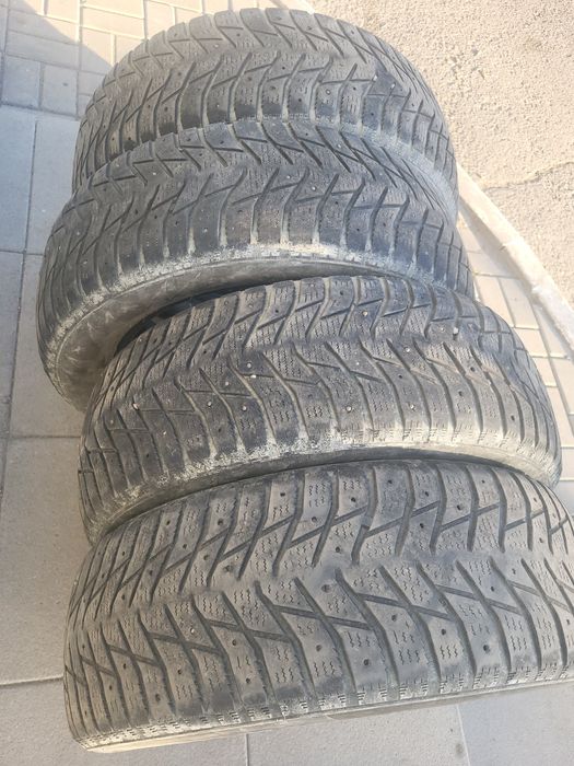 Продам резина 215.на 60.р16