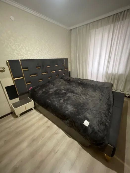 Продам двуспальную кровать 2*2