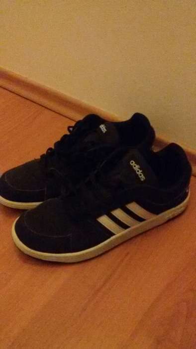 Vand 2 perechi de ghete si 2 perechi de adidași