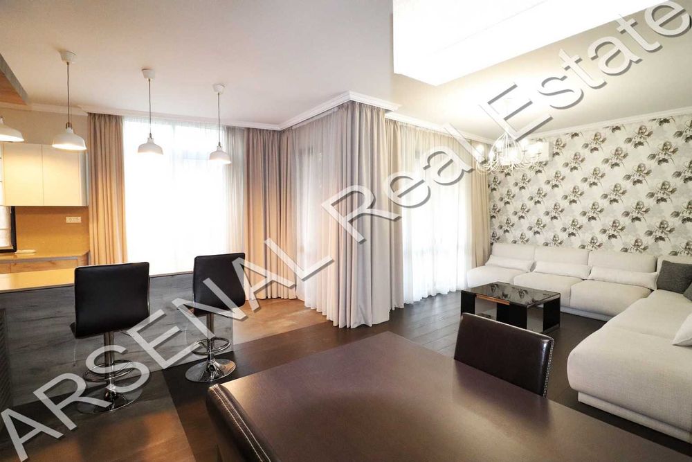 Тристаен апартамент под наем в ЕСТЕ, Изток