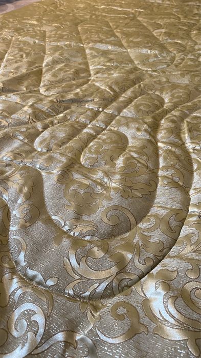 Продам одеяло (2шт)