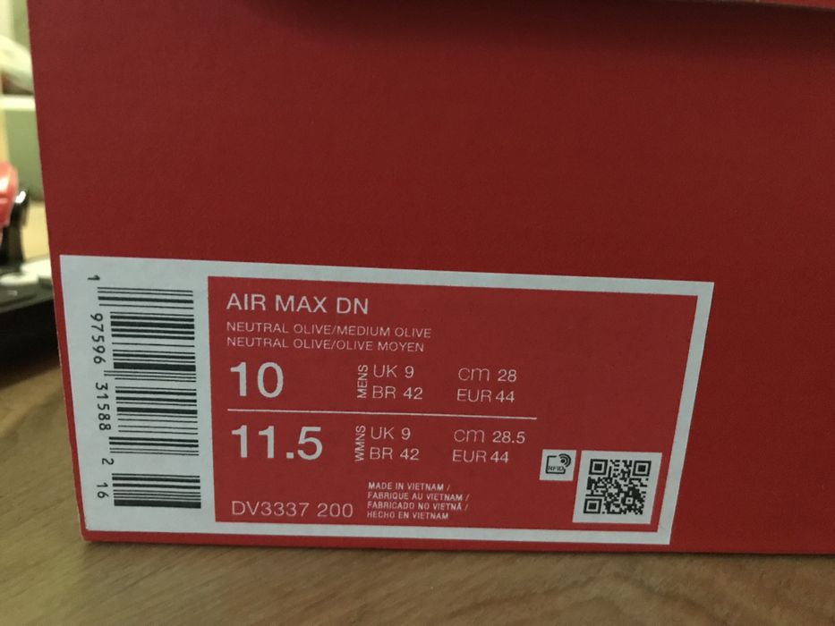 Оригинални маратонки Найк Dn 44 чисто нови