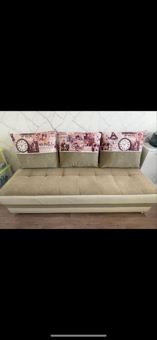 Продаю диван в хорошем состояний