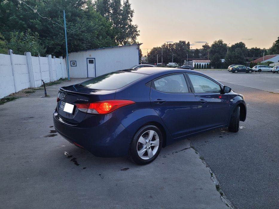 Hyundai Elantra 1.6 MPi(132 CP)