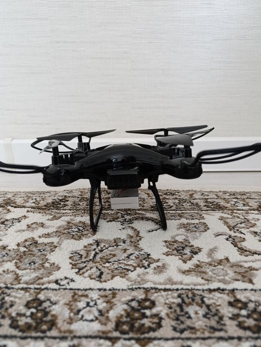 Продам дрон новый