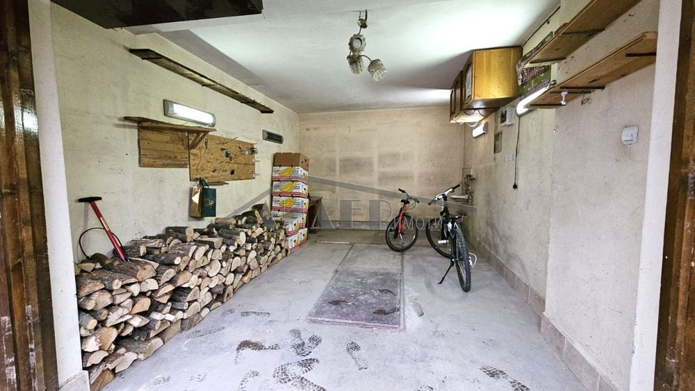 Продава се Гараж / Паркомясто в Велико Търново, Център - 18 кв.м за 1556 €/кв.м - Снимка #1