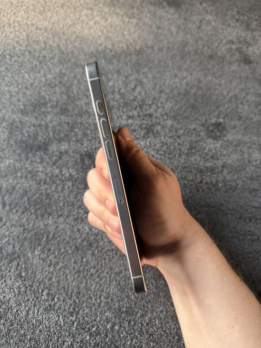 Iphone 16 pro max Titanium gri