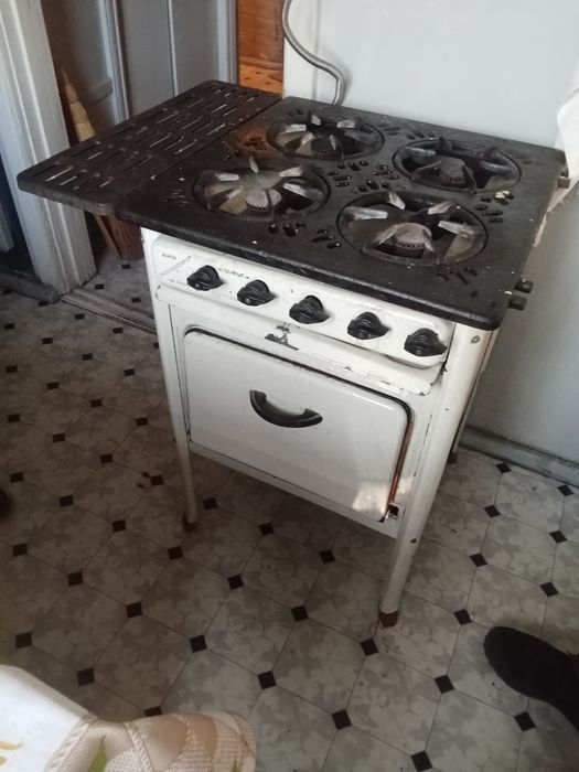 Газовая плита рабочая продается