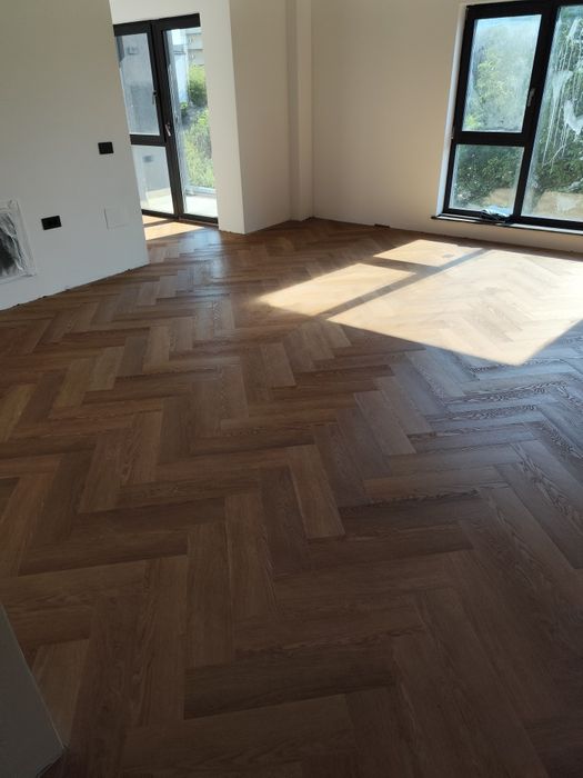 Montaj parchet laminat,SPC,herringbone,plinta,cornisa,incadramente,usi,trepte din lemn,plinta