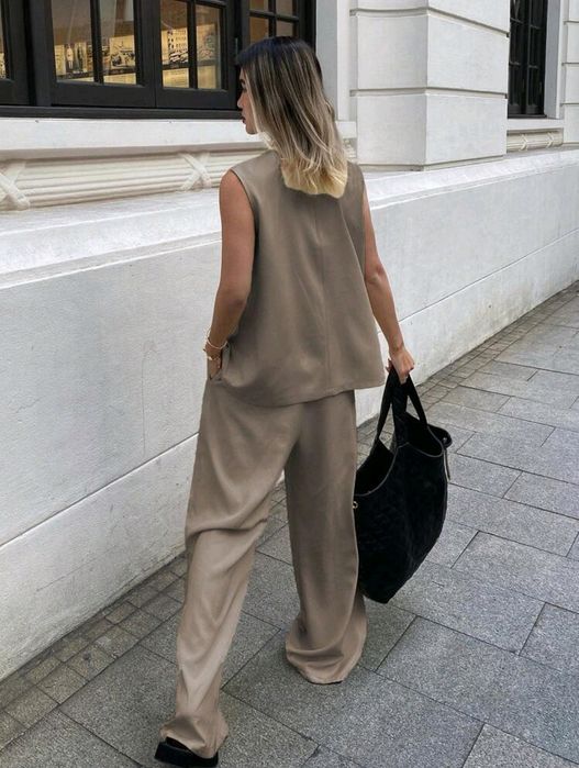 Дамски едноцветен комплект