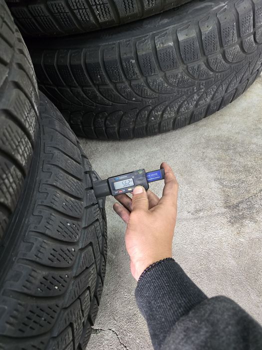 4 Броя 235/60/18 Pirelli 2x5,6mm 2x5,2mm