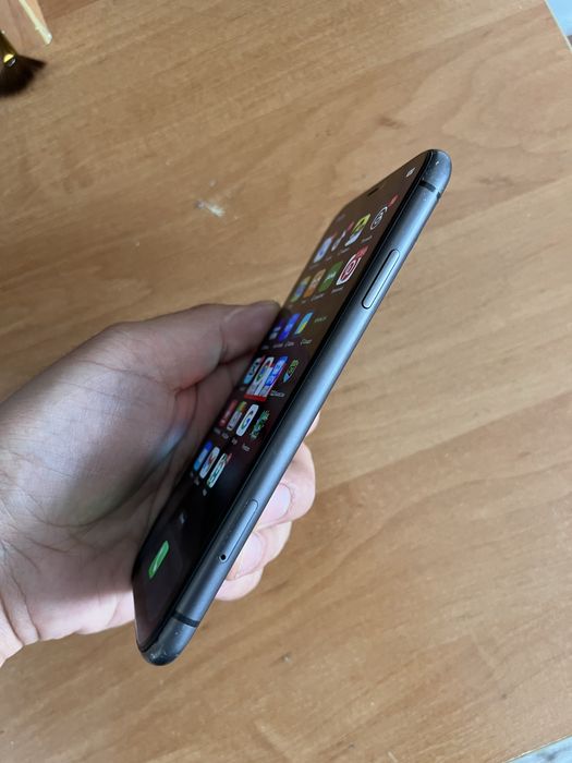 Iphone 11 64 GB черный
