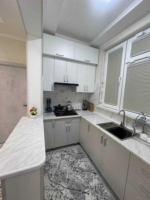 продается квартира 2/1/4 Чиланзар 6