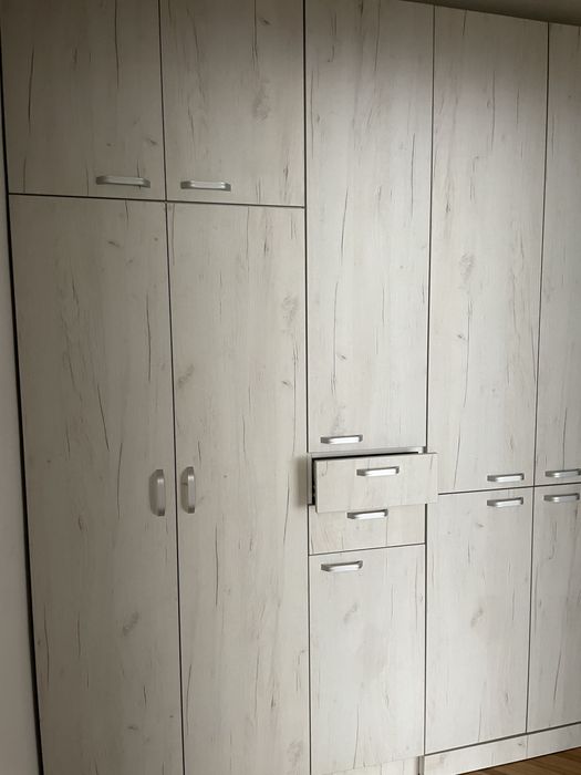 Inchiriez apartament