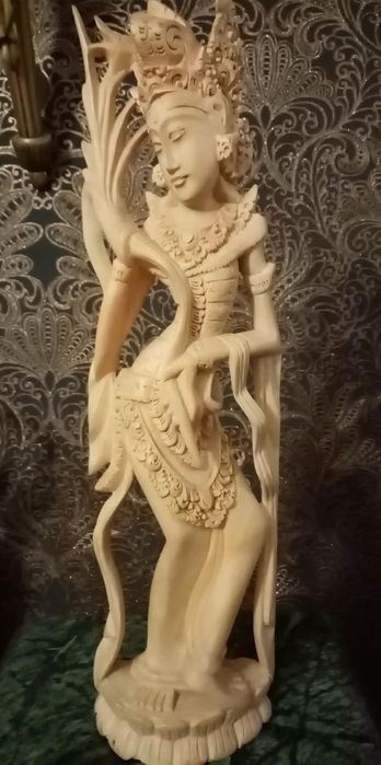 Sculptura deosebita realizata integral manual, lemnul crocodilului un