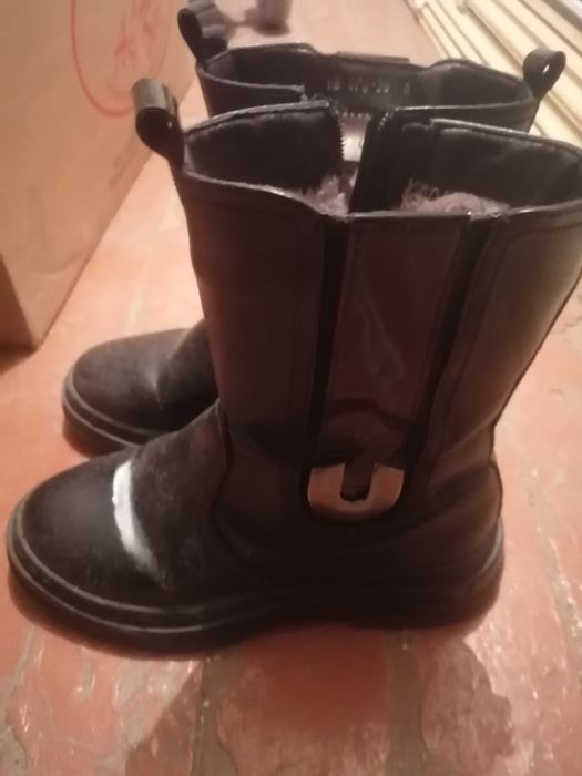Продам зимние сапоги подростковый.
