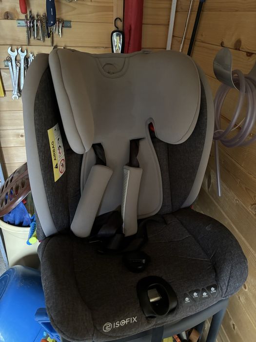 Scaun bebe cu isofix