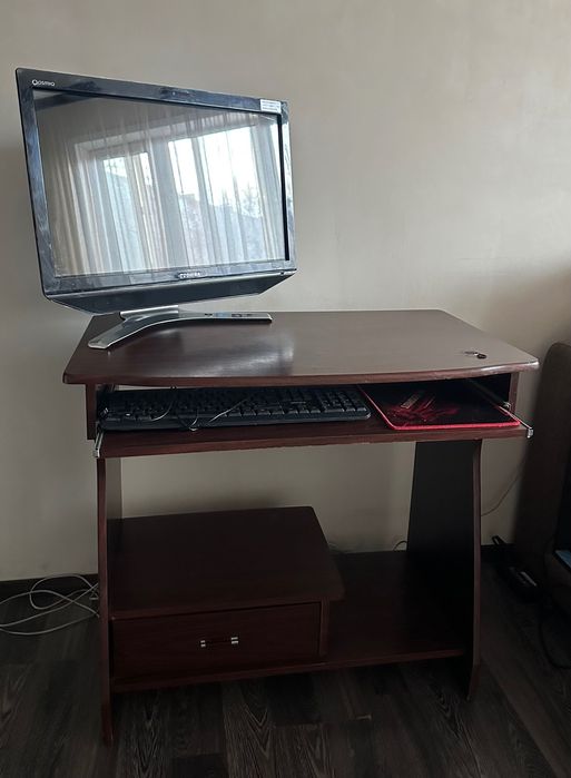 Стол компьютерный