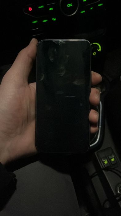 Продам айфон 16 е 256 гб