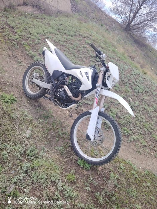 Мотоцикл            .