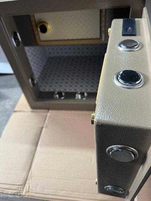 Seif cu doua chei 39 x 40 x 34 cm