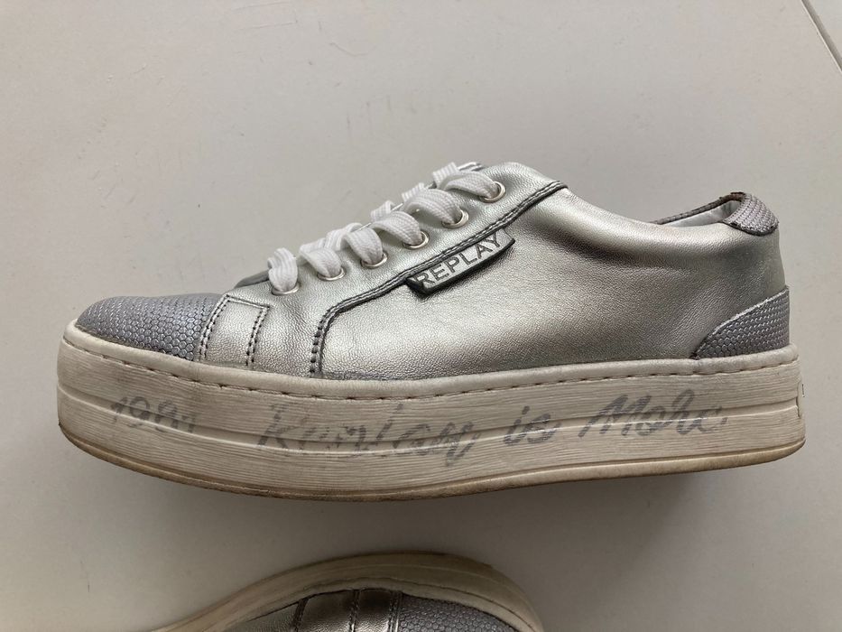 Промоция до 30.11 Сникърси Replay размер 37