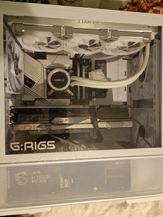 Гейминг PC в гаранция i7-14700KF / RTX 4070 Ti / 32GB DDR5