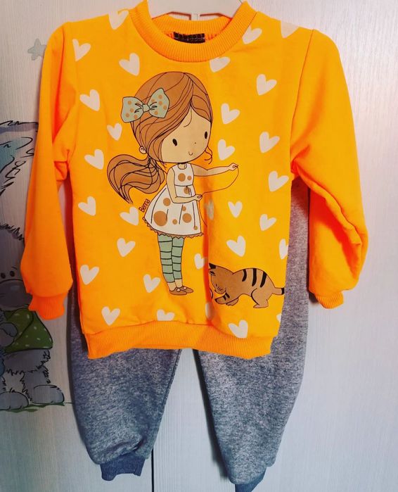 Балалар киимдери сатылады жана куйинде