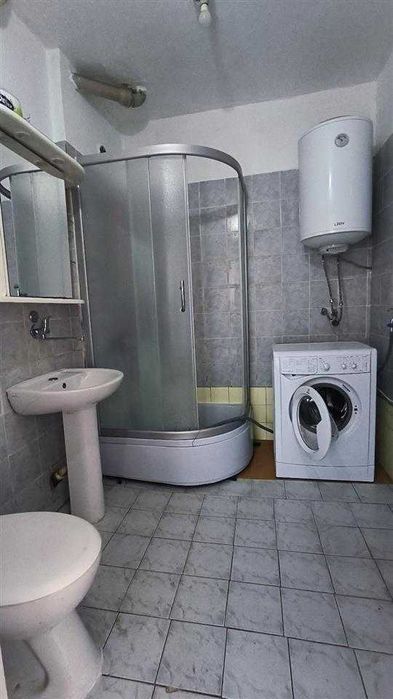 Дава се под наем Тристаен апартамент в Пловдив, Кючук Париж - 82 кв.м за 377.4 € - Снимка #7