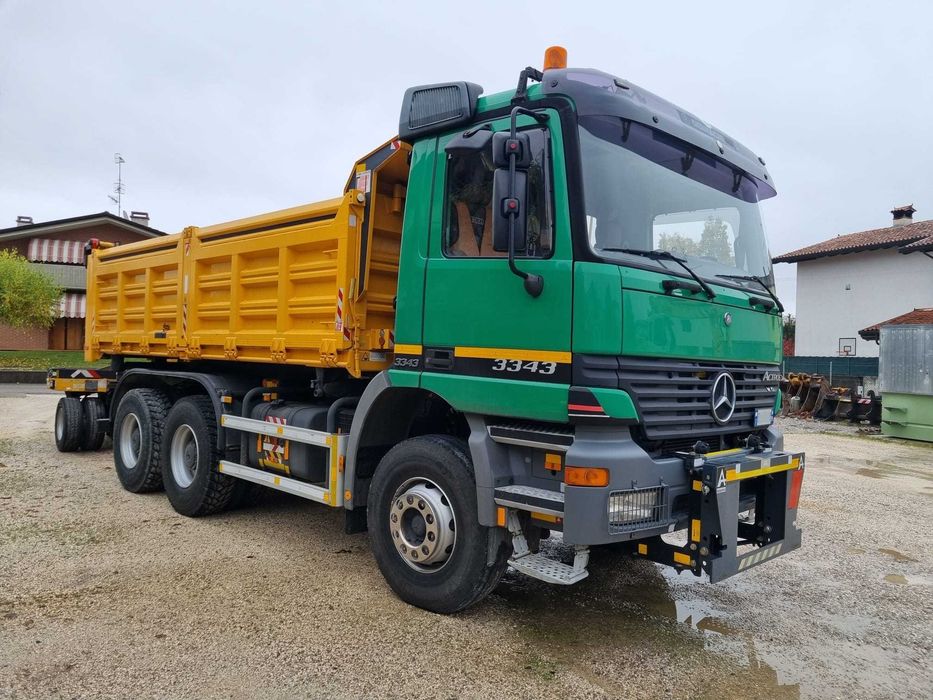 Camion Autobasculanta Mercedes Actros 3343 an 2000 430CP 6x4 import IT