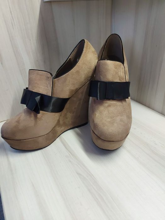 Обувки на платформа