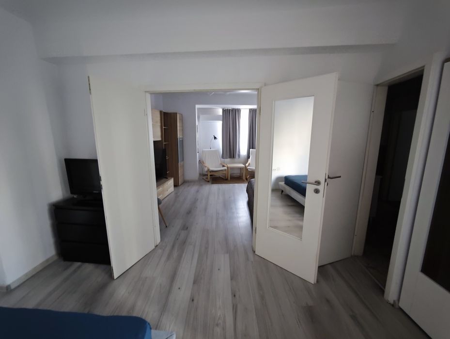 Propietar inchiriez apartament 3 cam 60mp in zona Unirii - Piata Alba