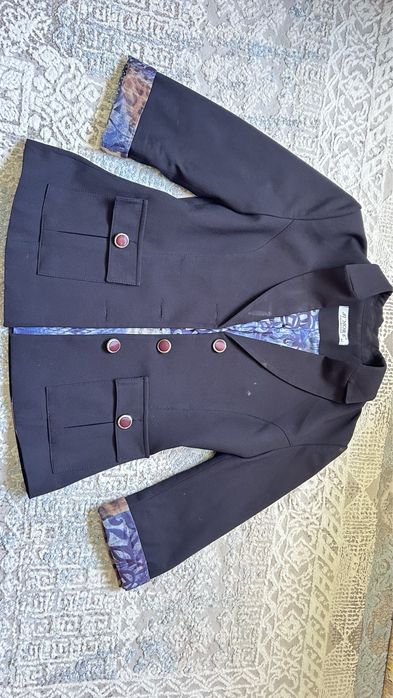 Ветровка и костюм