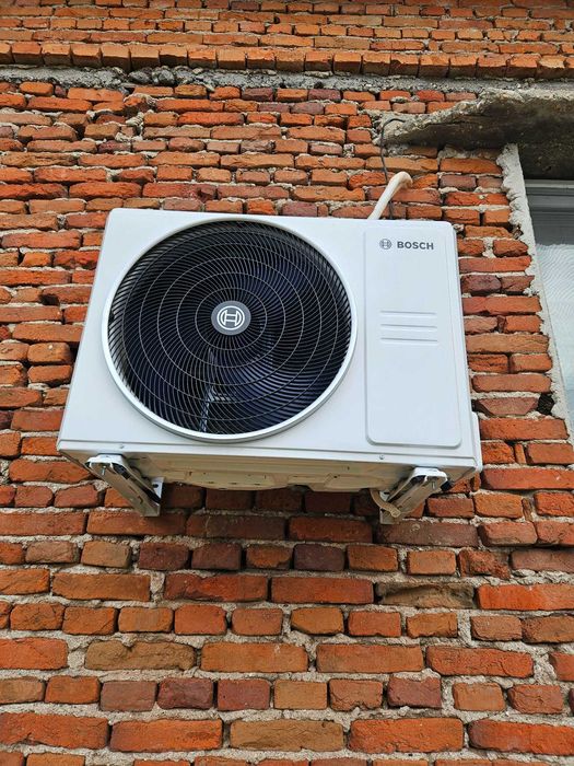 Продавам климатик Bosch 24-ка – в гаранция