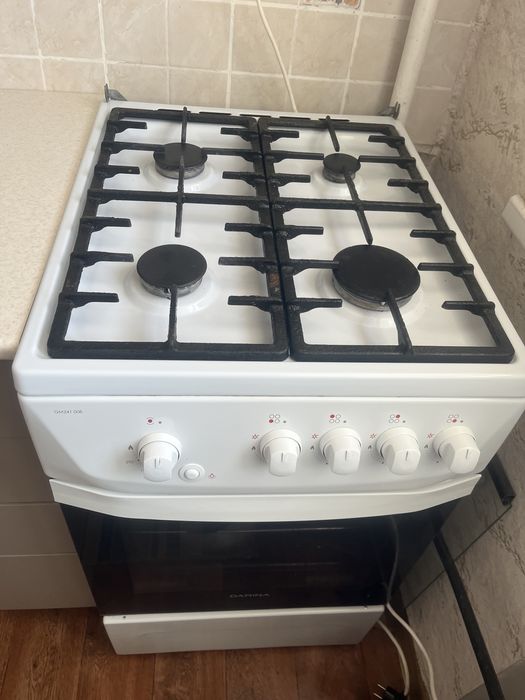 Продам газовую плиту