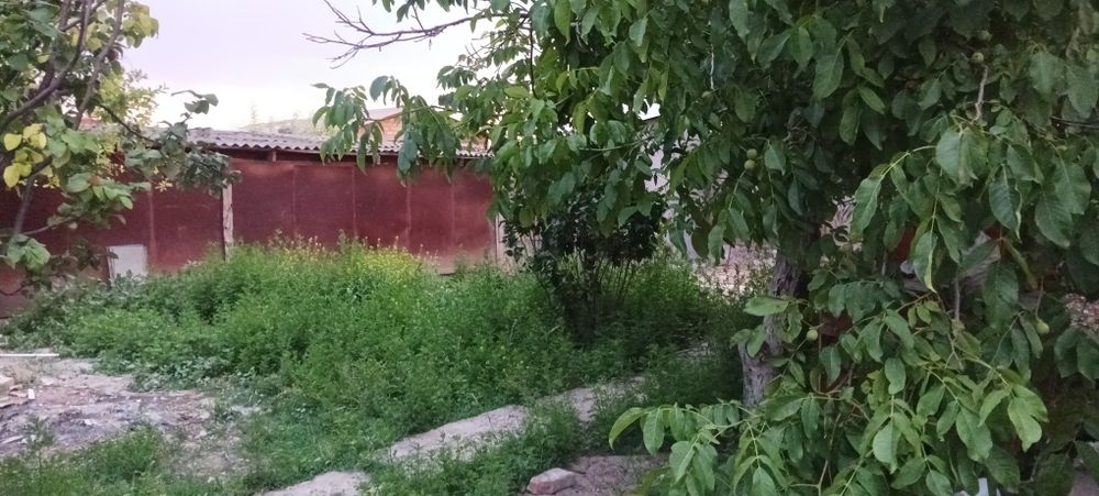 Уй сотилади 2 хона 3 соток Юкори Чирчик р-н (Ахмад Яссавий) 26000 у.е.