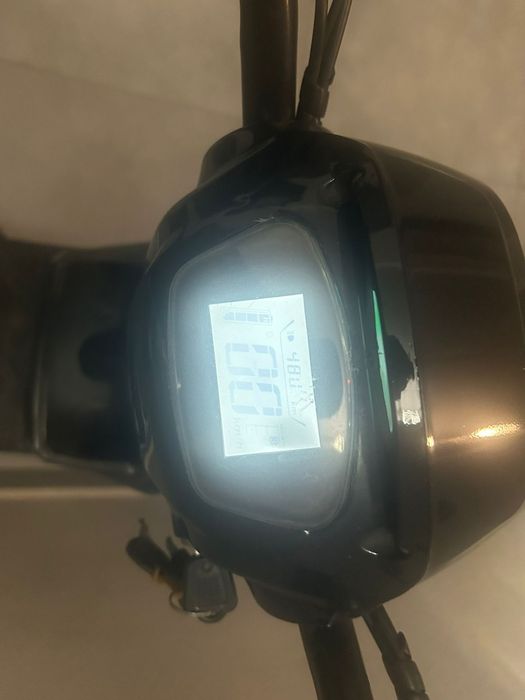 Продам новый электроскутер срочно