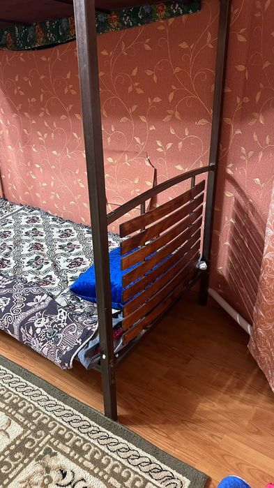 Продам кровать двухярусный