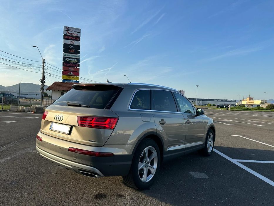 Audi Q7 Stare bună , mașina întreținută , istoric complet