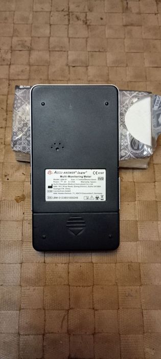 Vând tester 4in unu glicemie colesterol acid uric