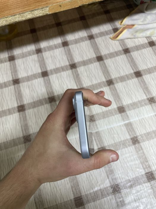 Айфон 15 на гарантии