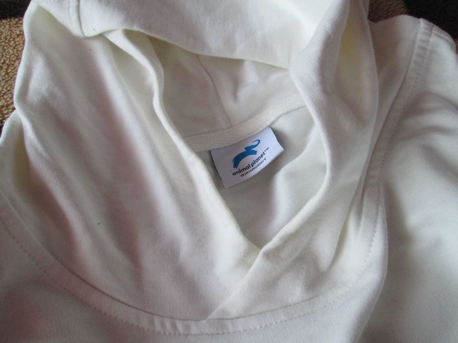 bluza alba noua cu gluga  L