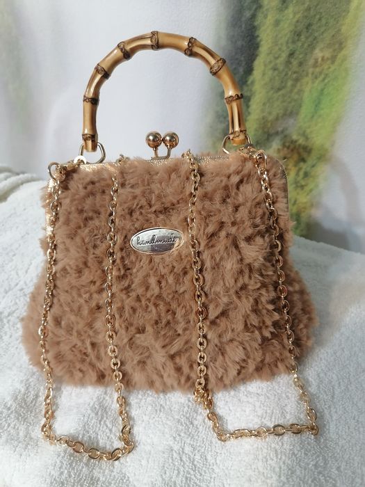 Кокетна чантичка