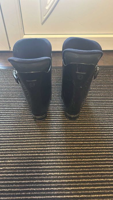 Clapari ski Rossignol, marimea 41.5 / 322 mp la legatura