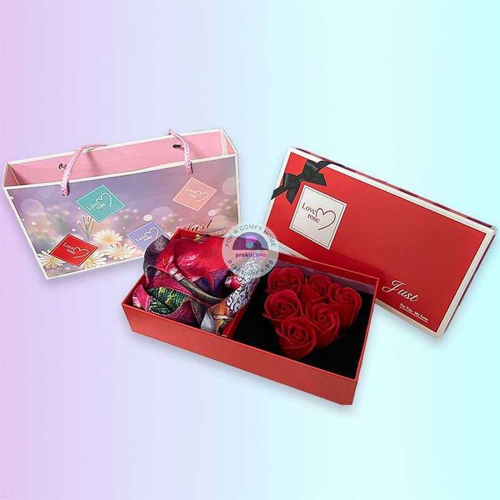 Подаръчна аранжировка сапун с шал, подаръчна кутия и чанта