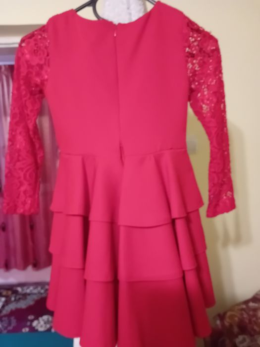 Vând rochii elegante de ocazie