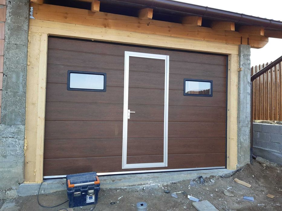 UȘI de garaj industriale