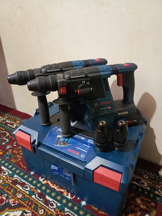 Перфоратор Bosch GBH 18v-26f с семный потрогом оригинал Германия .