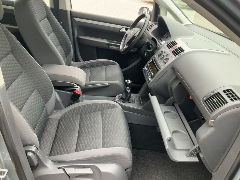 Volkswagen Touran 2.0 TDI Trendline 2009